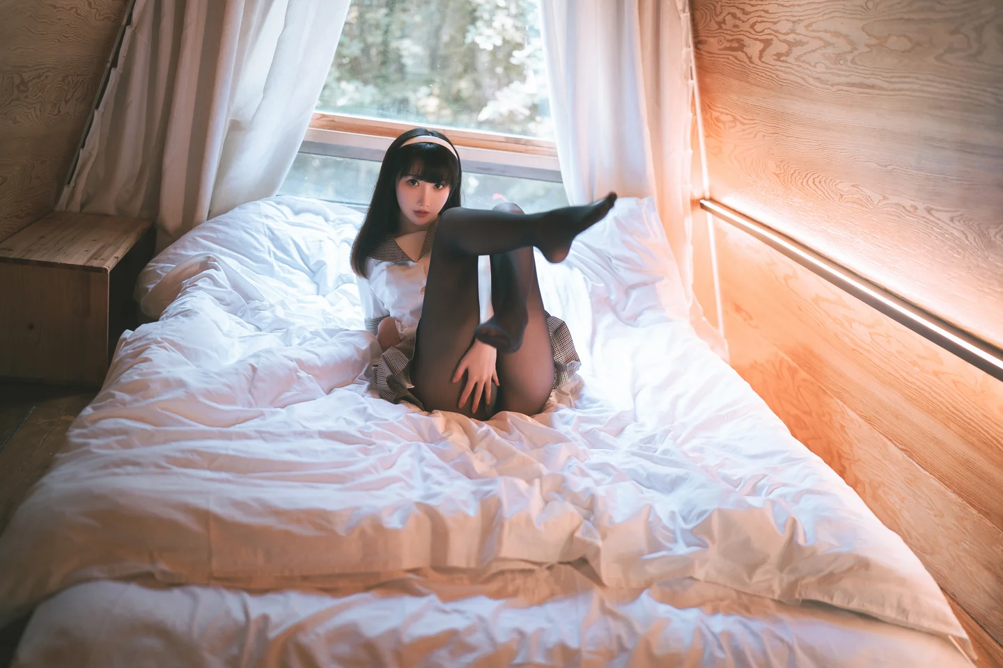 面饼仙儿 - JK黑丝露营 [40P-499MB] tg@simisebaisi 【丝足阁】017.webp